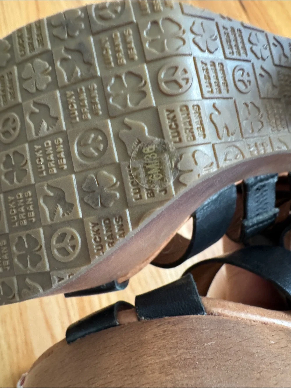 Lucky Brand size 6 Black Strappy Leather Platform Sandals